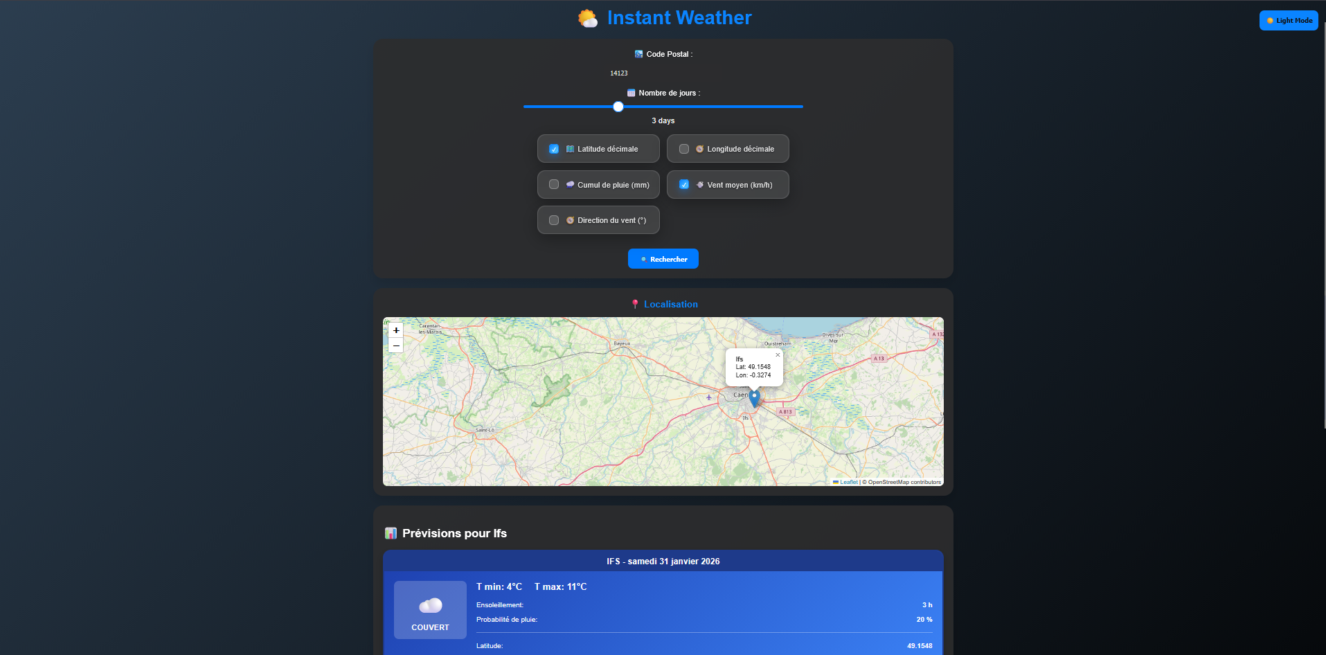 Interface principale montrant la carte Leaflet et les prévisions en mode sombre